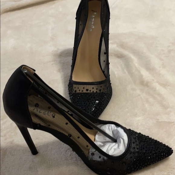 Shoes - Picture 4 of 8